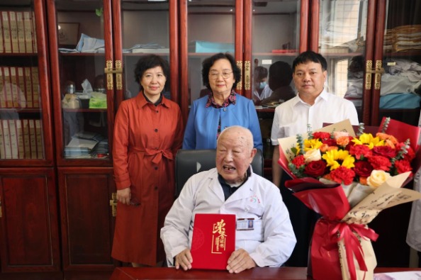 1762914948526618.jpg 傲游截图20251112103503.jpg